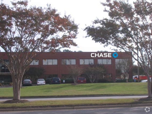 More Photos Of 596 Lynnhaven Pky, Virginia Beach Office For Lease