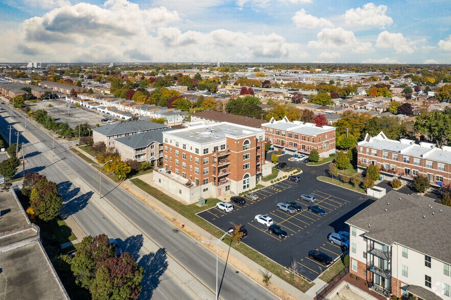 More Photos Of 6636 W 65th St, Chicago Apartments For Sale