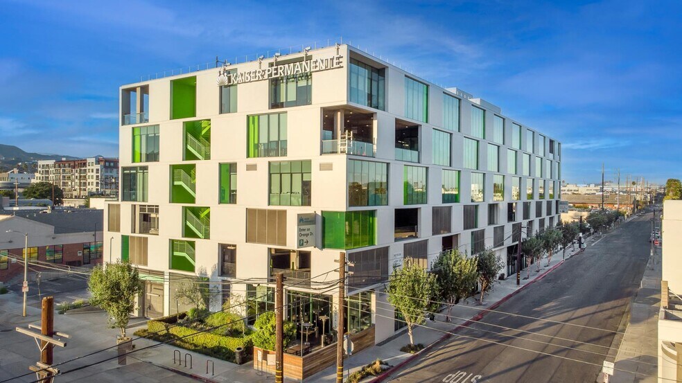 More Photos Of 7007 Romaine St, Los Angeles Office For Lease