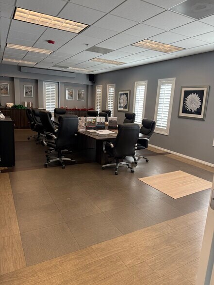 More Photos Of 740 Church Rd, Elgin Manufacturing For Sale