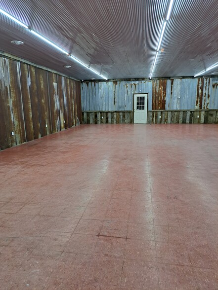 More Photos Of 6301 S York Hwy, Clarkrange Mixed Retail For Lease