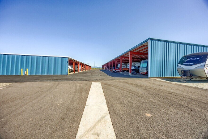 More Photos Of 1400 Avenue G, White City Self Storage For Sale