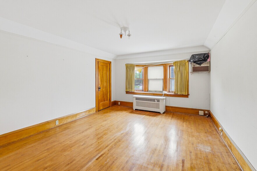 More Photos Of 181 S Main St, Markesan Office Residential For Sale