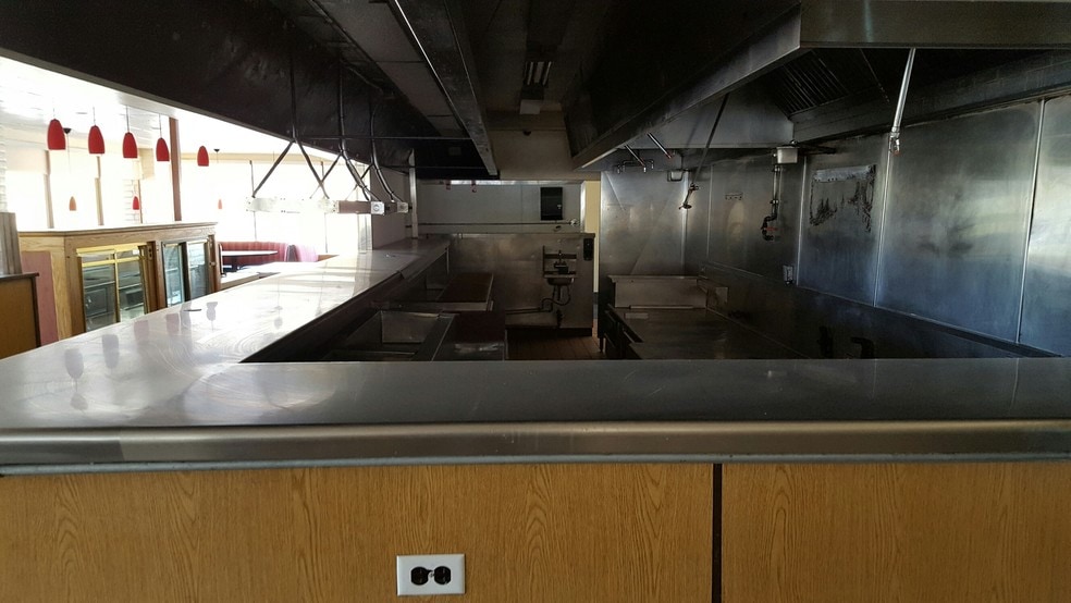 More Photos Of 2465 E Palm Canyon Dr, Palm Springs Unknown For Lease