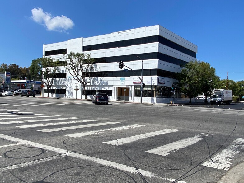 More Photos Of 4419 Van Nuys Blvd, Sherman Oaks Office For Sale