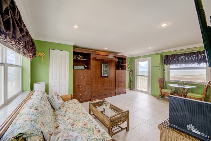 More Photos Of 3401 NE 10th St, Pompano Beach Hotel For Sale