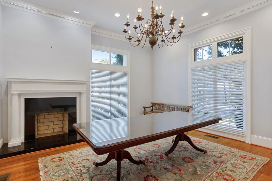 More Photos Of 1719 Abercorn St, Savannah Office Residential For Sale