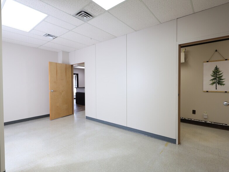 More Photos Of 5003 47 st, Stettler Office For Lease