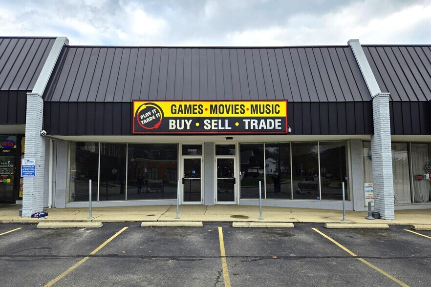 More Photos Of 4308-4342 N High St, Columbus Unknown For Lease