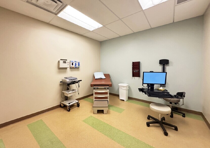 More Photos Of 2240 Grande SE, Rio Rancho Office For Sale