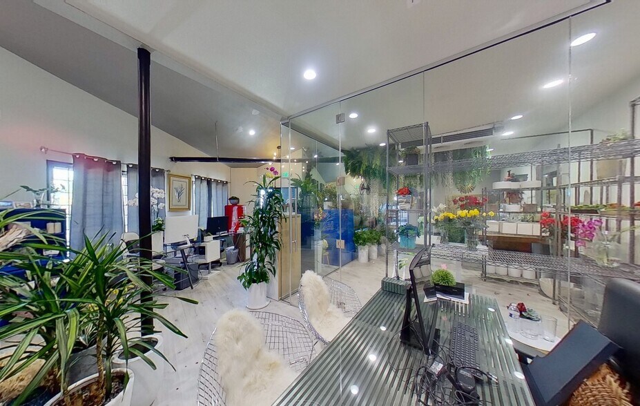 More Photos Of 10616-10622 Katella Ave, Anaheim Loft Creative Space For Sale