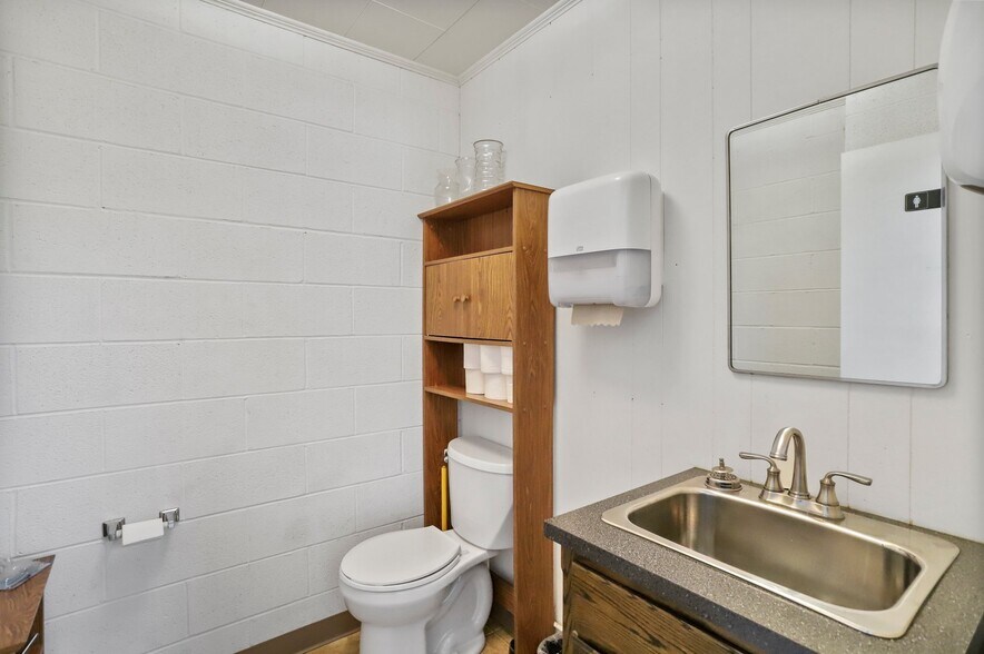 More Photos Of 12258 Buchanan Trl W, Mercersburg Flex For Lease