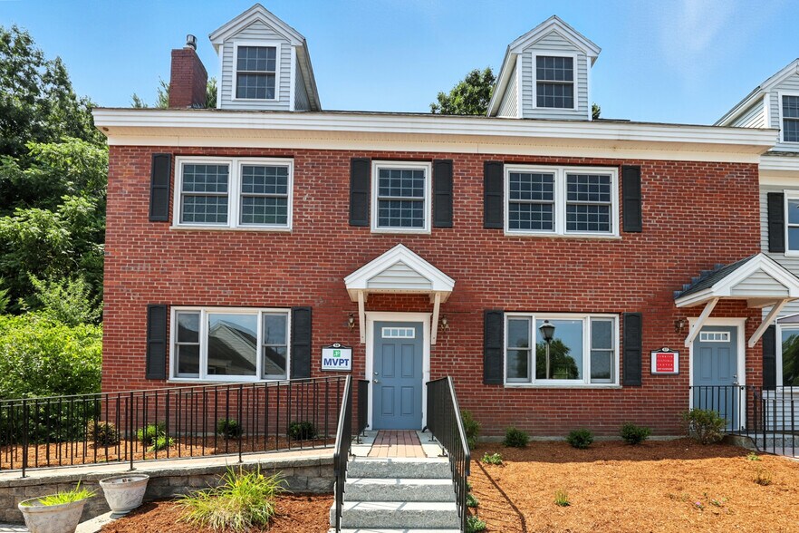 Primary Photo Of 40 S River Rd, Bedford Medical For Sale