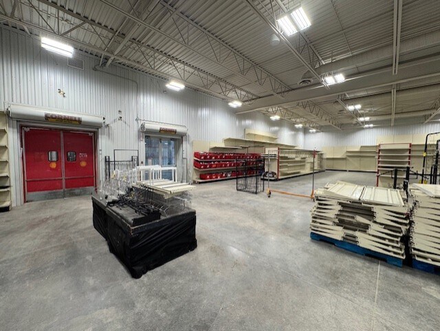 More Photos Of 2954 Ontario St, Perth East Freestanding For Lease