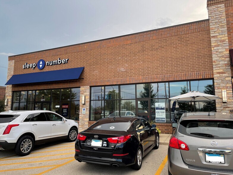 More Photos Of 2211-2235 Sycamore Rd, Dekalb Storefront Retail Office For Lease