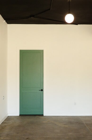 More Photos Of 500 S 20th St, Fort Smith Flex For Lease