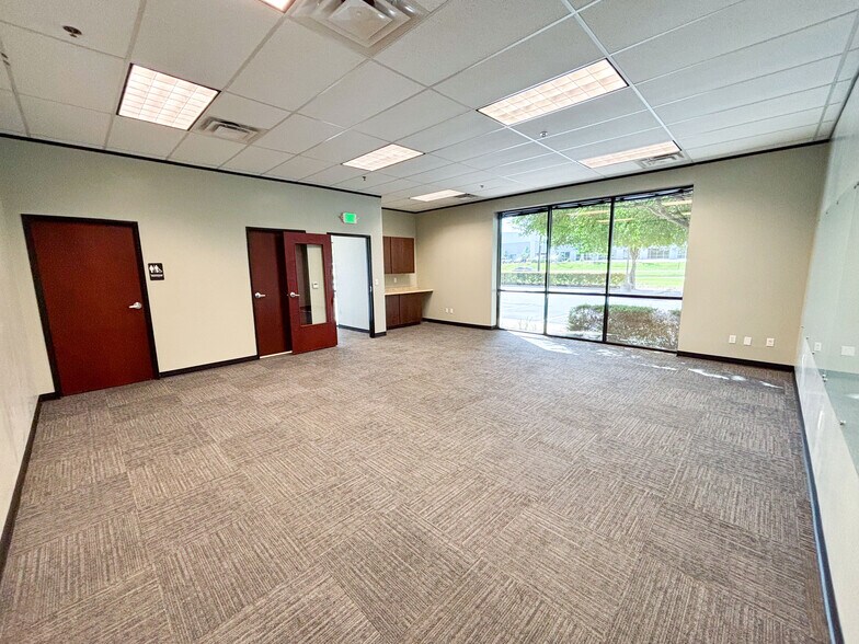 More Photos Of 6301 E Stassney Ln, Austin Manufacturing For Lease