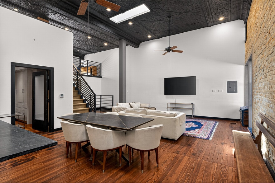 More Photos Of 614 High St, Comfort Storefront Retail Residential For Sale