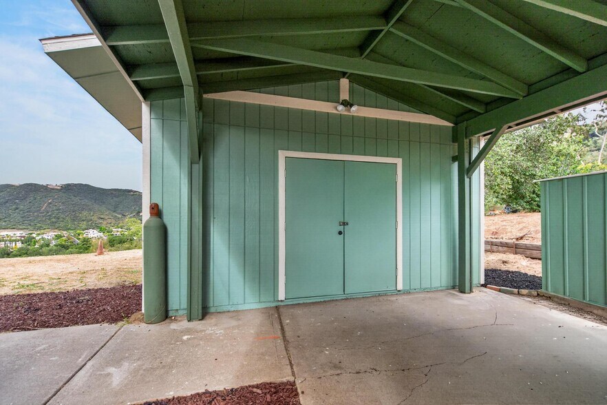 More Photos Of 14621 Woods Valley rd, Valley Center Flex For Sale