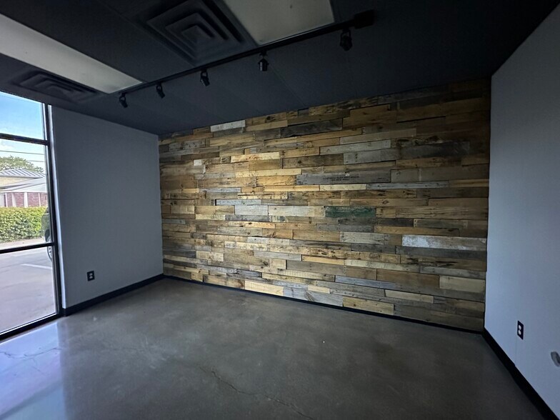 More Photos Of 1103 Keller Pky, Keller Light Distribution For Lease