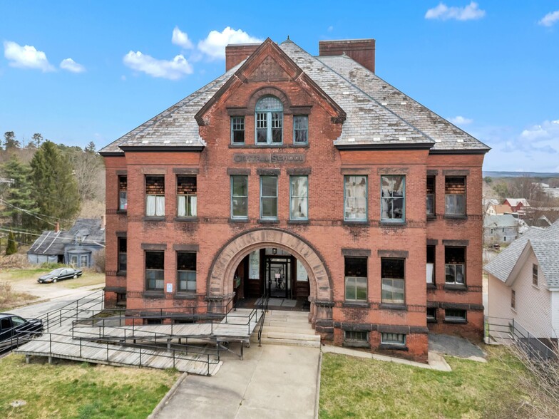 Primary Photo Of 34 N Main St, Orange Schools For Sale