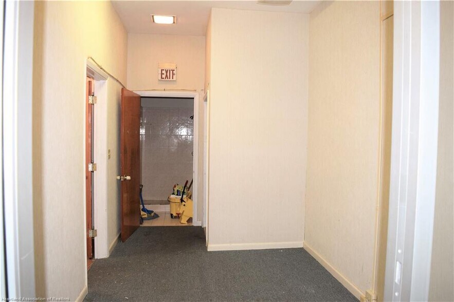 More Photos Of 2 W Main St, Avon Park Office Residential For Sale