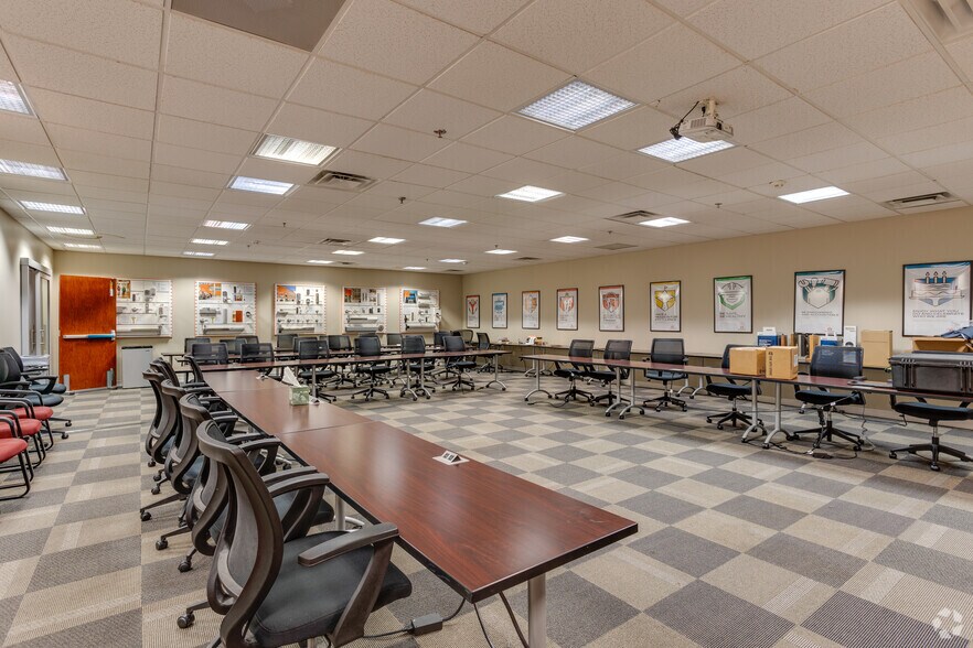 More Photos Of 4801-4839 Limestone Rd, Wilmington Unknown For Sale