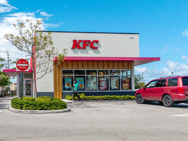 More Photos Of 1225 Palm Beach Lakes Blvd, West Palm Beach Fast Food For Sale