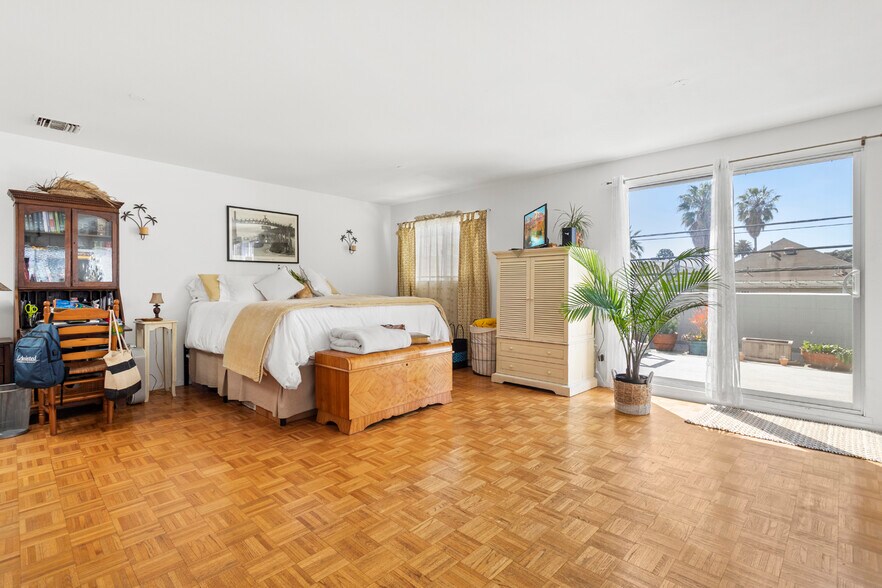More Photos Of 905 Electric Ave, Venice Office For Lease