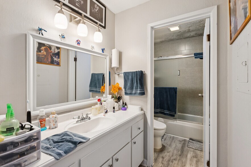 More Photos Of 1411 Oxford St, Redwood City Apartments For Sale