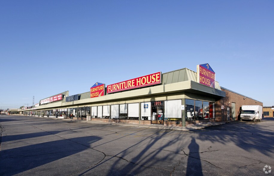 More Photos Of 1855-1911 Dundas St E, Mississauga Freestanding For Lease