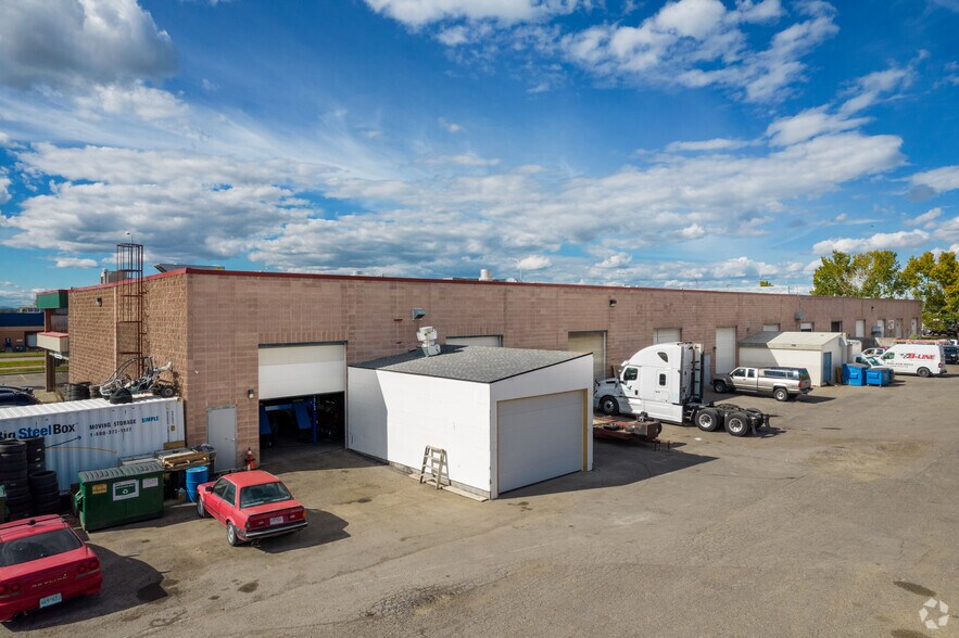 More Photos Of 4041 74th Ave SE, Calgary Warehouse For Lease