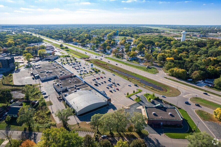 More Photos Of 9141-9175 S Highway Dr, Circle Pines Storefront For Lease