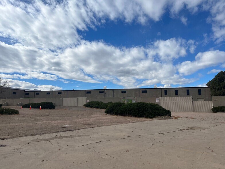 More Photos Of 21000 E 32nd Pky, Aurora Manufacturing For Lease