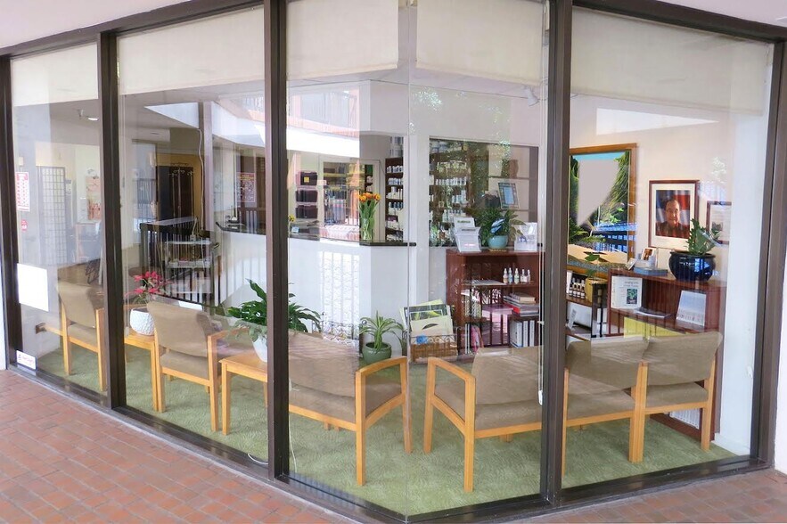 More Photos Of 444 Hobron Ln, Honolulu Coworking Space