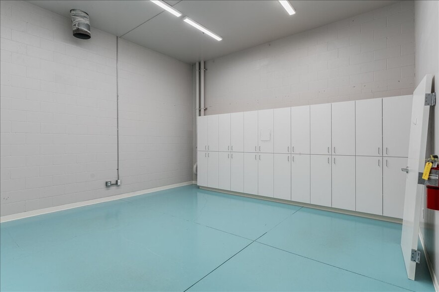 More Photos Of 1030 Huston St, Grover Beach Flex For Lease