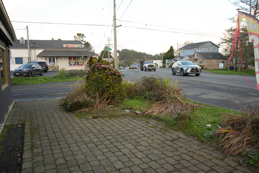 More Photos Of 2733 NW Highway 101, Lincoln City Restaurant For Sale