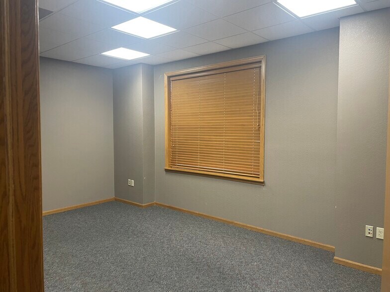 More Photos Of 1603 Main St, Winfield General Retail For Sale