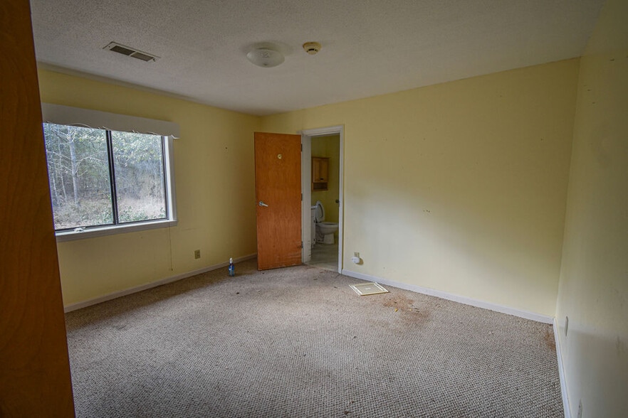 More Photos Of 182 Roberts St W, Salley Medical For Sale