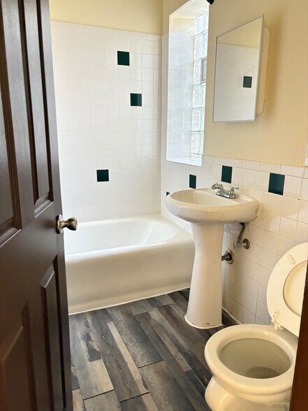 More Photos Of 8054 S Ingleside Ave, Chicago Apartments For Sale