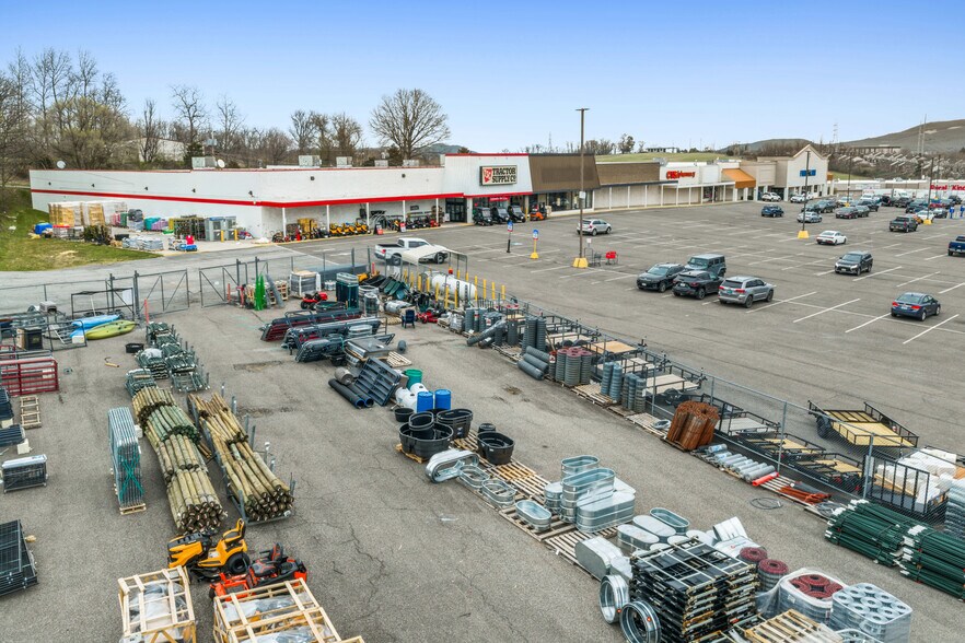 More Photos Of 1380 E Main St, Wytheville Supermarket For Sale