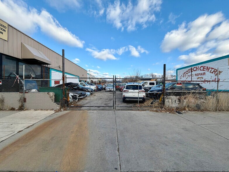 More Photos Of 3205 E Madison St, Baltimore Auto Repair For Sale