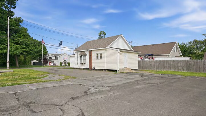 More Photos Of 1002-1004 New York 112, Port Jefferson Station Freestanding For Sale