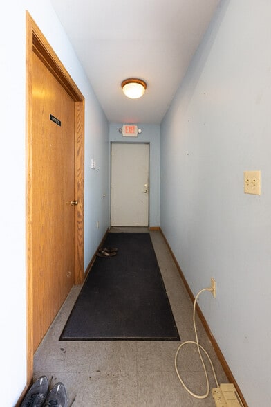 More Photos Of 80 Vine St, Newark Light Distribution For Sale