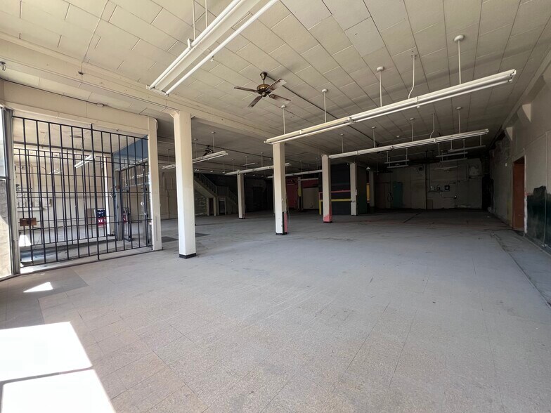 More Photos Of 335-341 S Main St, Memphis Storefront Retail Office For Sale