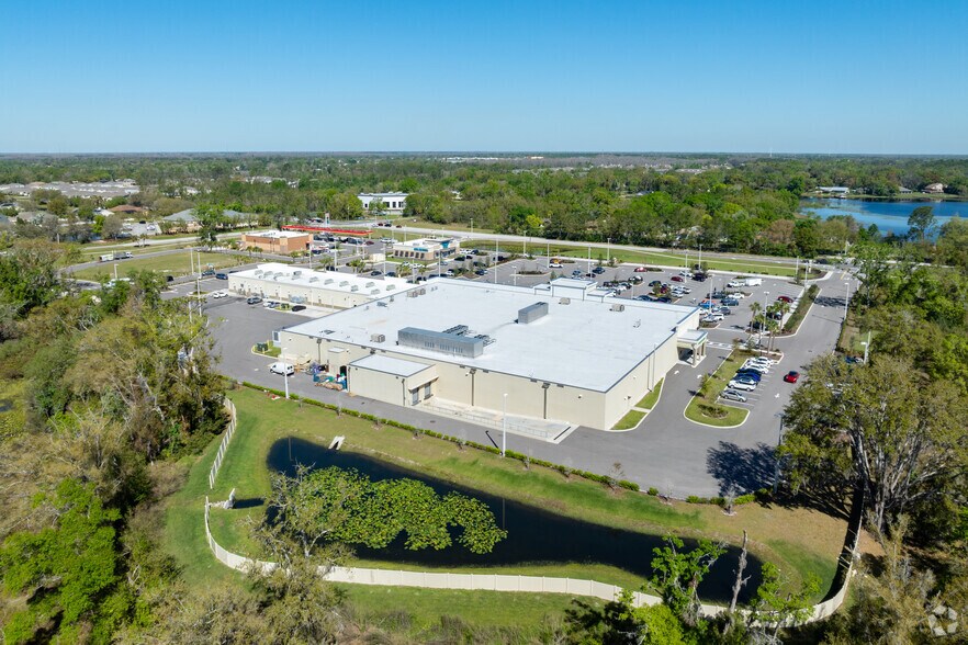 More Photos Of 2741-2801 E County Line Rd, Lutz General Retail For Lease