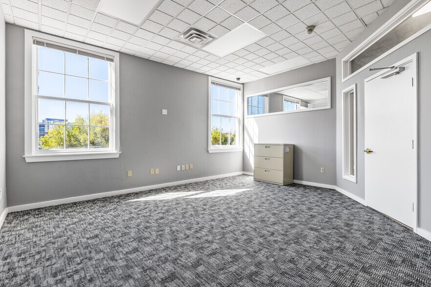 More Photos Of 201 Main St, Boston Office For Lease