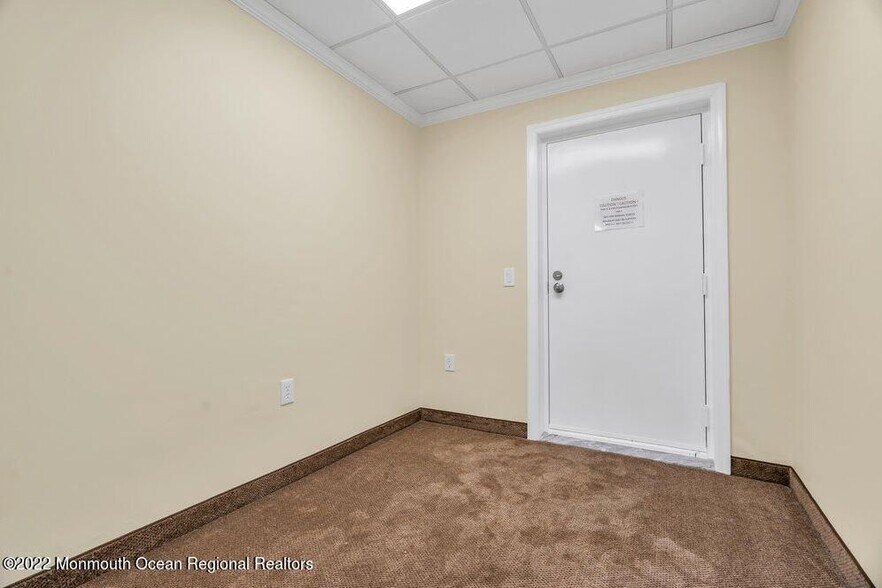 More Photos Of 445 Brick Blvd, Brick Medical For Lease