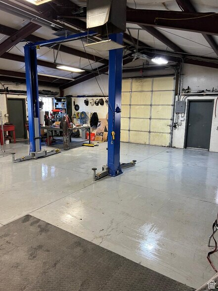 More Photos Of 555 W 300 S, Salem Office For Sale