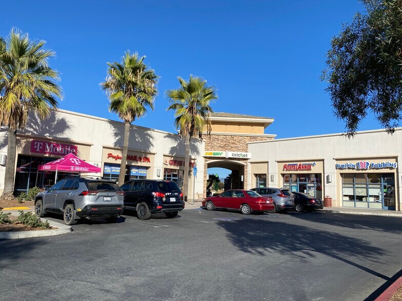 More Photos Of 1127-1135 S Sanderson Ave, Hemet Storefront Retail Office For Lease